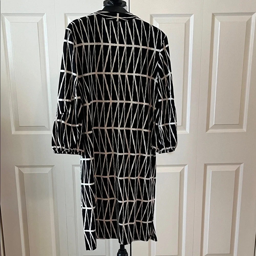 Banana Republic Factory Geometric Black and White Dress - Picture 3 of 3